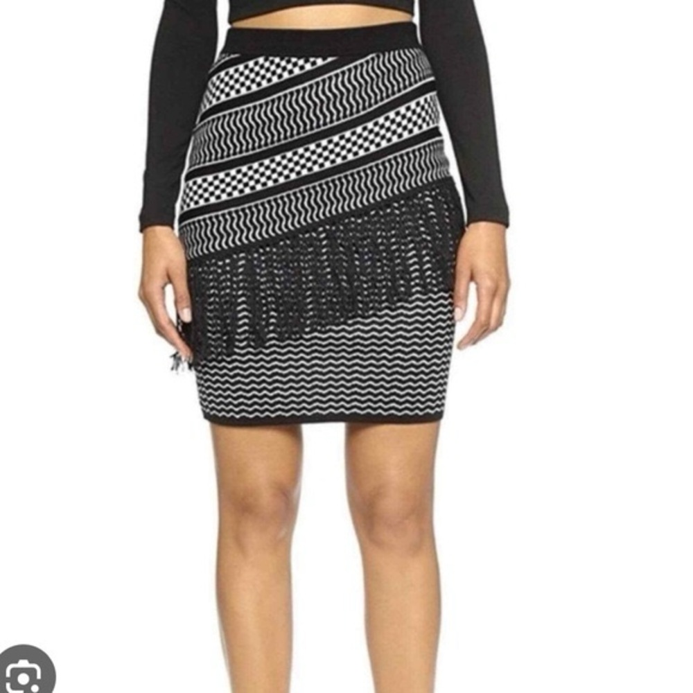 NWT Romeo & Juliet Couture Asymmetrical Fringe Black & White Stretch Knit Skirt